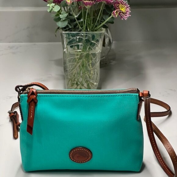Dooney & Bourke Crossbody Pouchette Shoulder Bag Green Nylon and Leather NWOT - Picture 2 of 15